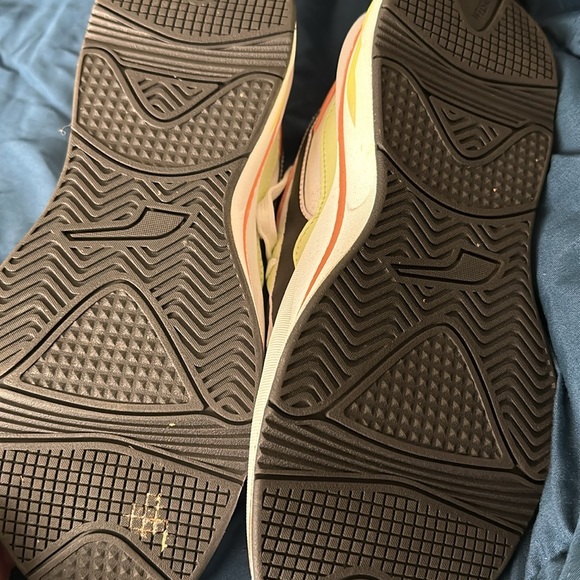 Literally brand new worn twice - Picture 3 of 7